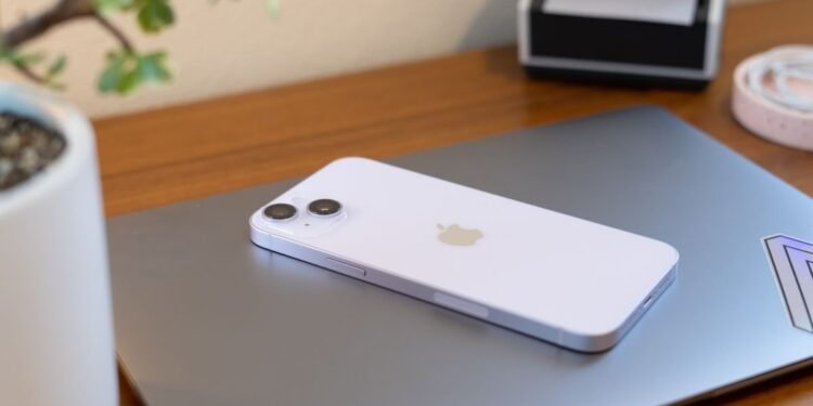 Some iPhone 14 Plus phones have a camera issue, but Apple may fix it for free