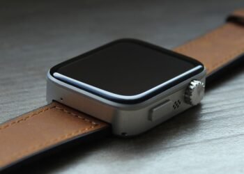 You can easily disassemble this repairable smartwatch using just a Phillips screwdriver